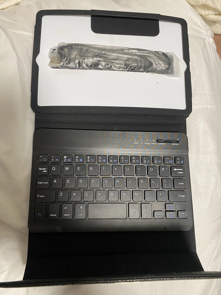 KATE SPADE NEW YORK TECLADO BLUETOOTH FOLIO PARA IPAD MINI Foto 3 de 4