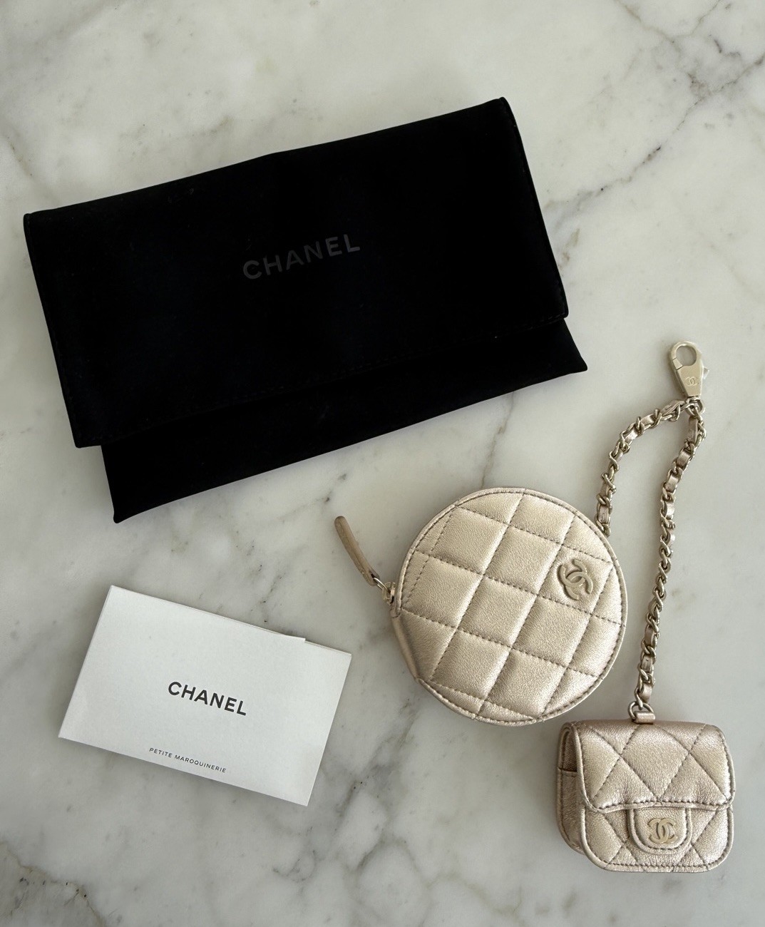 NEW CHANEL CC Accessories Charm Gold Chain AirPods Case in Dust Bag
