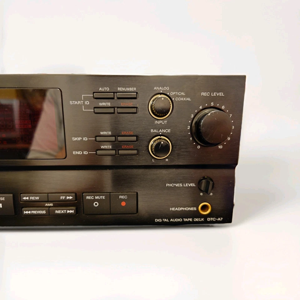 SONY DTC-A7 - Grabadora de cinta profesional DAT - Negra - Piezas, COMO ESTÁ Foto 4 de 4