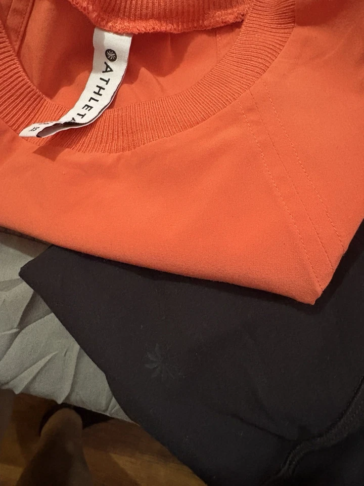 Paquete ATHLETA Foto 3 de 4