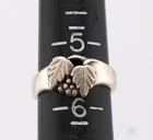 VINTAGE WM WHEELER MANUFACTURING STERLING SILVER GRAPE LEAF BAND RING SIZE 5.5