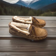 UGG DAKOTA 5612  CHESTNUT  SIZE 6 WOMAN  S SLIPPERS 100 AUTHENTIC BRAND NEW