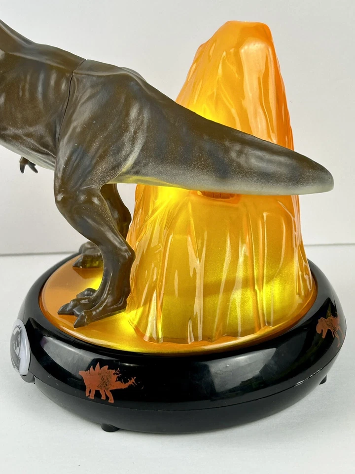Jurassic World Park Dinosaur T Rex Night Light Volcano 2018 usado en excelente estado funciona Foto 3 de 4