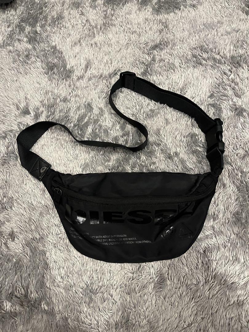 00s DIESEL メッセンジャーバッグ ワンショルダー テック系 y2k 00s DIESEL メッセンジャーバッグ ワンショルダー テック系 y2k