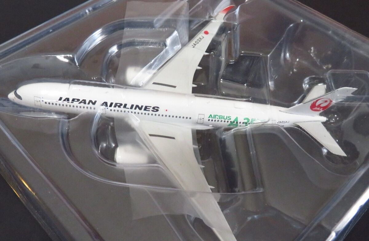 Phoenix Models Japan Airlines A350-900. JA03XJ. 1:400 Scale Phoenix Models Japan Airlines A350-900. JA03XJ. 1:400 Scale