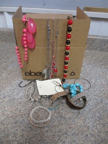 Vintage / Modern Bracelets Necklaces Craft Jewelry 9.16 Lbs Grab Bag #1 - Picture 6 of 7