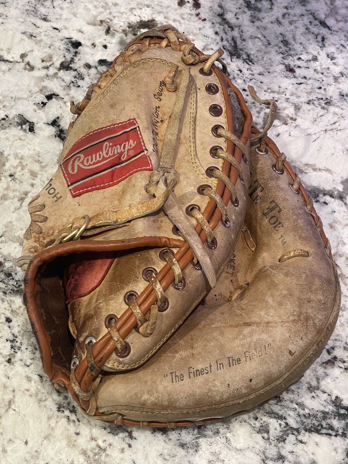 Rawlings RCM7 RH Catchers Mitt Glove Lance Parrish Holdster