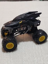 Spin Master Monster Jam 1:24 Scale Exclusive Batman from Street Justice 3 Pack