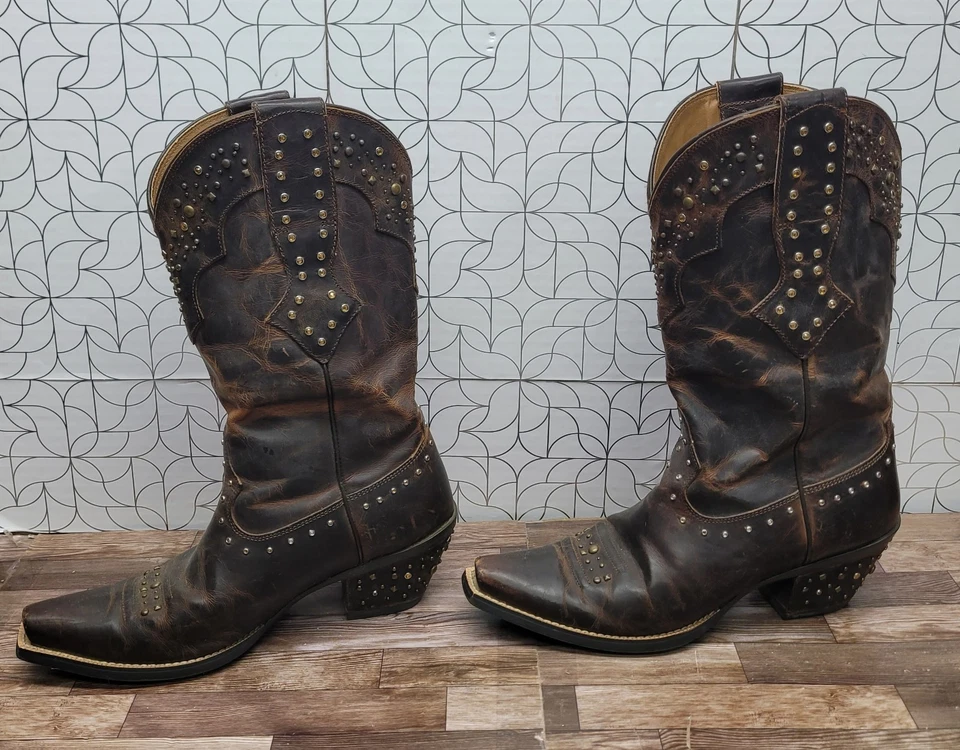 Botas vaqueras Ariat para mujer de cuero marrón con estrás talla 8B accesorio de moda  Foto 2 de 4