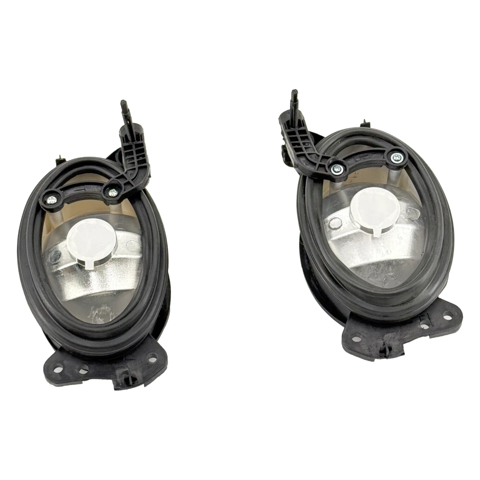 Clear Lamps For Mercedes Benz E320 / R320 / E63 AMG Fog Lights 1 Pair - Image 2 of 4