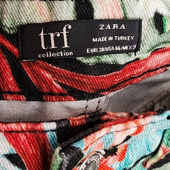 Pantalones Cortos Vaqueros Zara Negros Coloridos Tropicales Florales Tiro Alto | Para Mujer 6 Foto 3 de 4