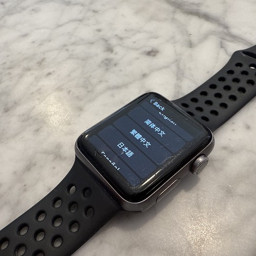 Apple Watch Series 3 42mm Aluminium Case with Sports Band - Space Gray/Black - Photo 13 sur 13