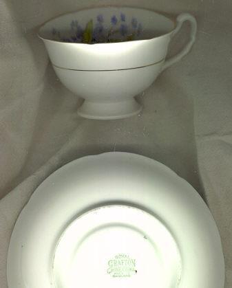 Royal Grafton China Cup Saucer Blue Flowers Gold Trim Vintage Dinnerware Decor - Picture 2 of 2