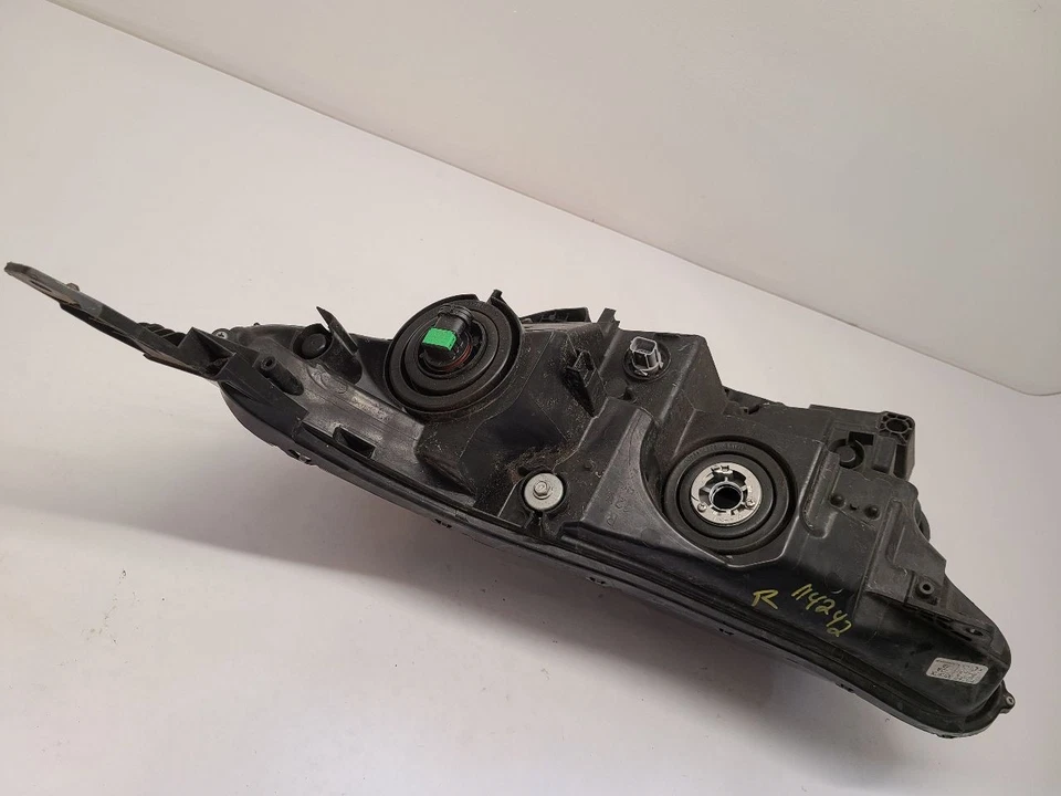 2017 2018 2019 2020 2021 2022 HONDA CR-V Passenger Right Headlight Halogen - Image 4 of 4