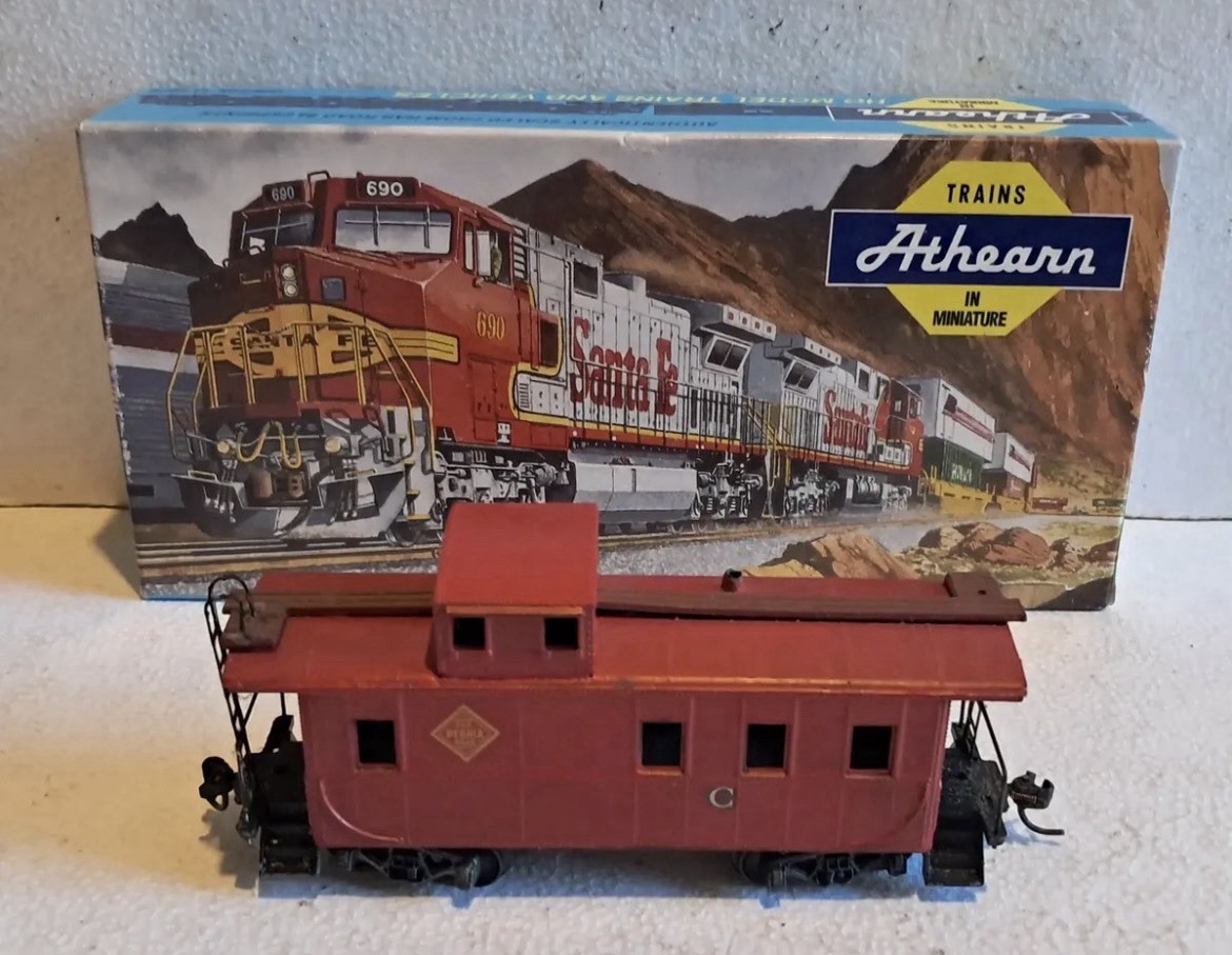 Vintage Athearn HO Scale Caboose Peoria Road Train Car Red Railroad