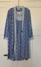 Carole Hochman Nightgown / Robe 2 Pc Women's Lg Blue/White Floral Medallion