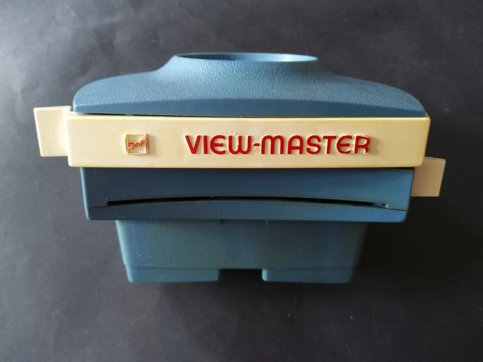 Viewmaster 3d Model H pale blue lighted viewer - Image 2 of 3