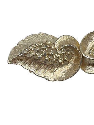 Vintage Two Piece Interlocking Enamel Leaf Floral Belt Buckle Gold Tone ✨ Leaf Enameled Gold Tone 2 Piece Interlocking Hippy Boho Vibe  main image 2
