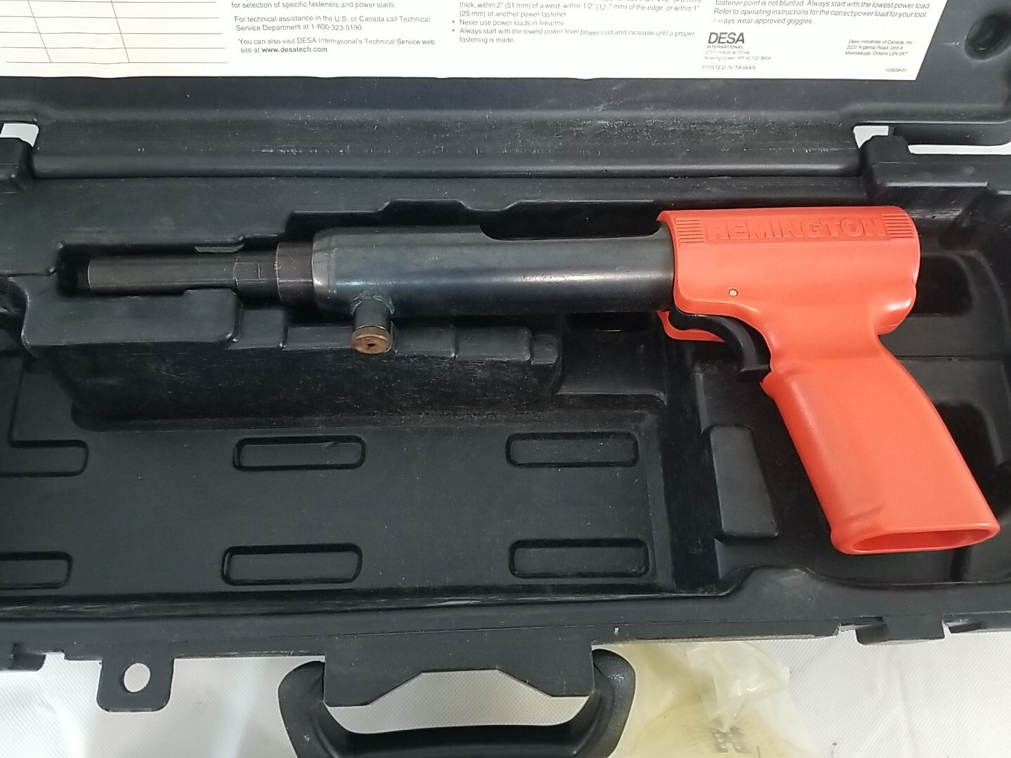 494 remington Ramset MasterShot Powder Actuated Fastening Tool W/ Case