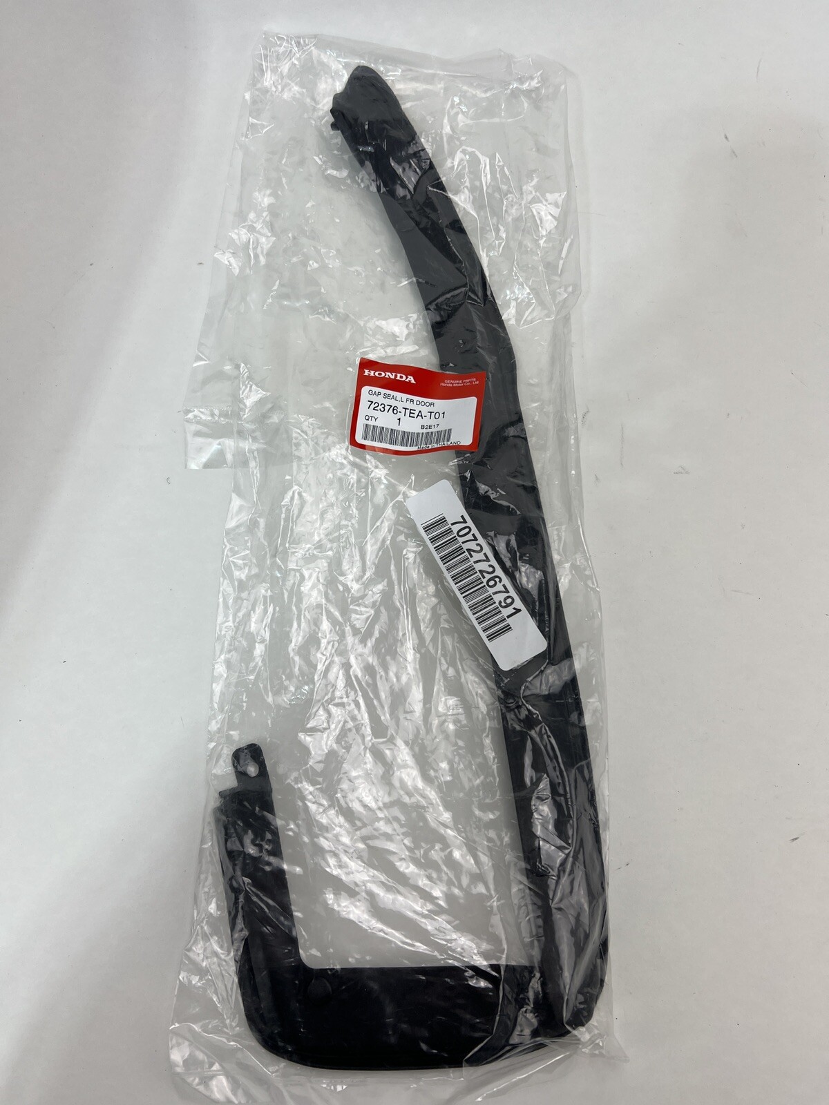 17-21 Honda Civic Hatchback Left Front Door Front Gap Seal 72376