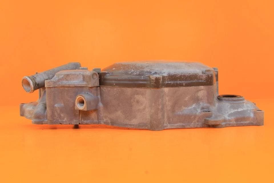 01-05 2005 YZ250F YZ 250F OEM Cubierta de embrague interior derecha Carcasa Bomba de agua Foto 4 de 4