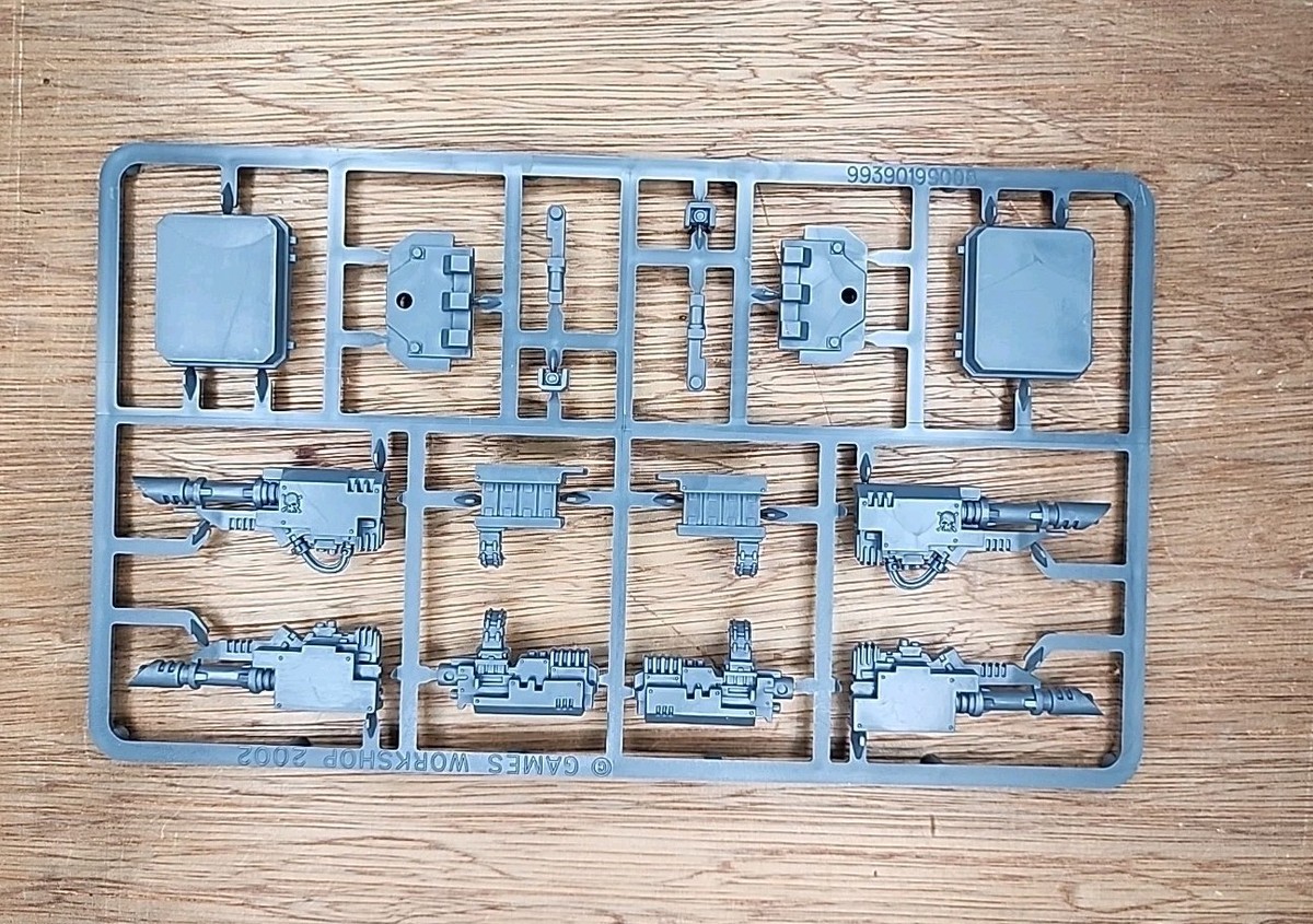 Warhammer 40k Space Marine Chaos Predator Lascannon Heavy Bolter