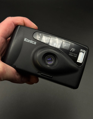 Konica TOP'S AF-300 analoge Kompaktkamera 35 mm & Akku - funktionsfähig (M250)