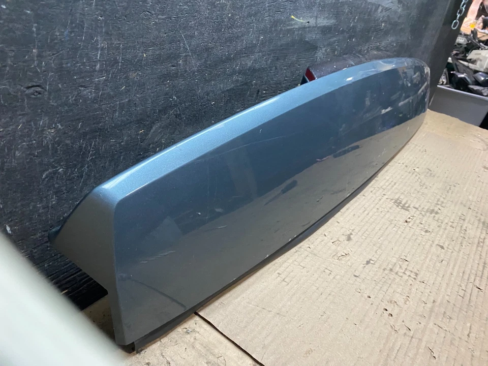 Chevrolet Tahoe Suburban Yukon 2007-2014 alerón ala tercera luz de freno V2550 DG Foto 3 de 4