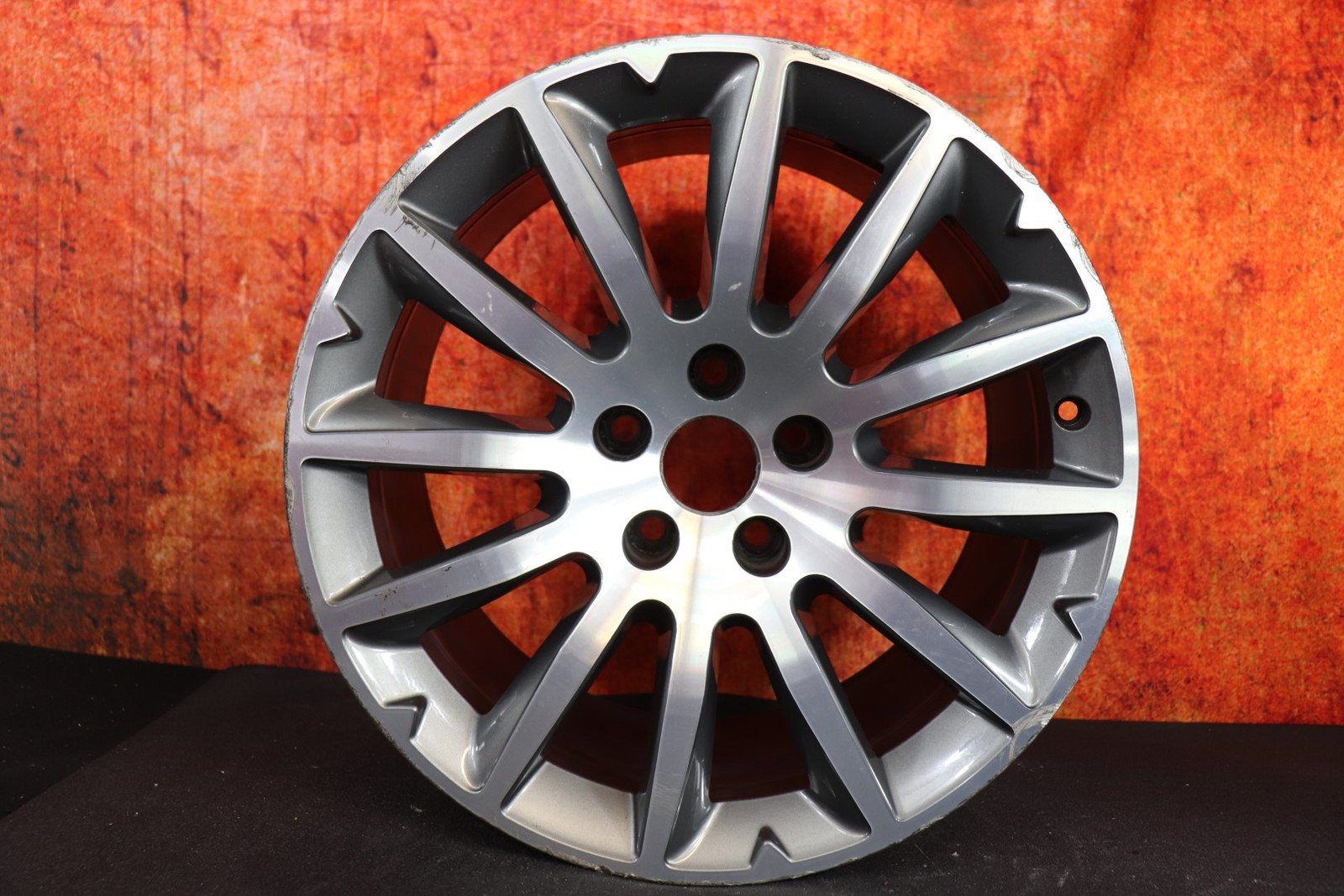 Maserati Ghibli 2013 14 15 16 17 2018 18" OEM Rim Wheel Rear 670010981 81220424