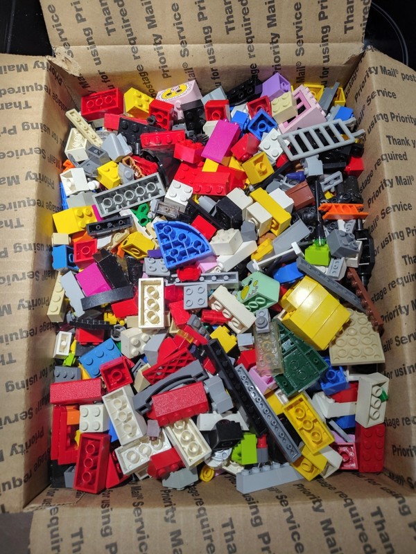 5.5 Pound Box Of Bulk Lego