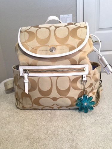 COACH Daisy Gold On Beige W/White 