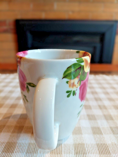 ROYAL ALBERT ENGLAND COUNTRY ROSE WHITE WITH PINK & YELLOW ROSES COFFEE /TEA MUG - Picture 6 of 12