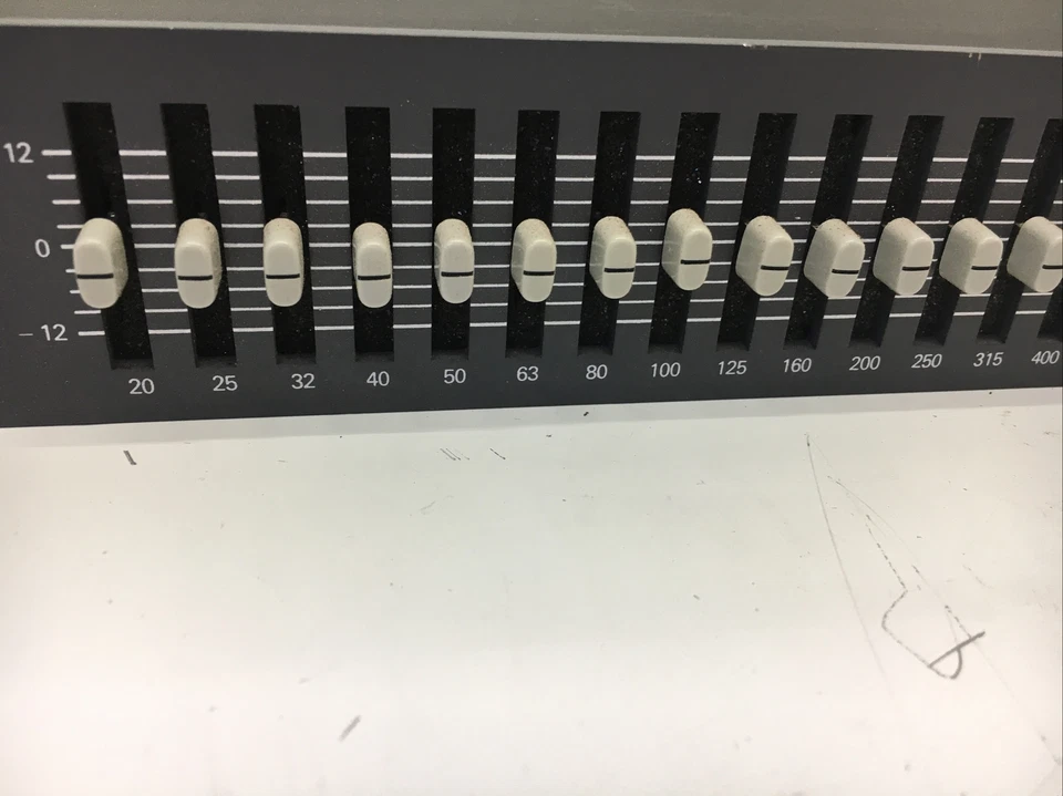 Electro-Voice EV EQ-131 31 Band 1/3 Octave Mono Graphic Equalizer XLR, 1/4" TRS - Image 4 of 4