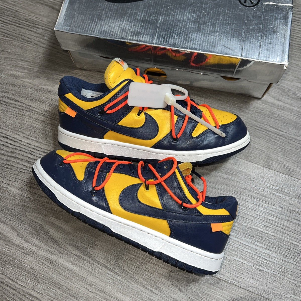 スニーカー US 8-10.5 OFF-WHITE x NIKE SB Dunk Low University Gold 2019 Size 8 - Nike Dunk Low x OFF-WHITE University Gold 2019 With