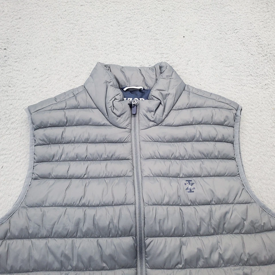 Colete acolchoado masculino IZOD grande cinza empacotável desempenho acolchoado zíper completo logotipo - Imagem 4 de 4