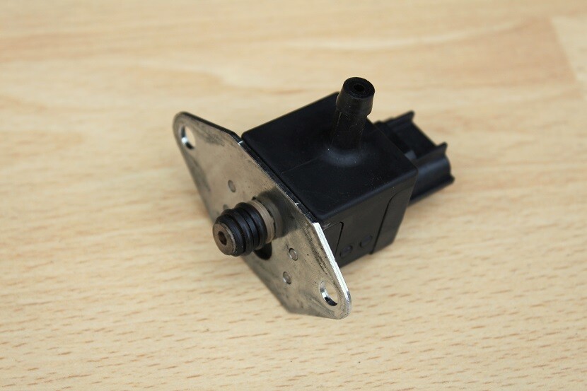 FUEL RAIL PRESSURE SENSOR / TRANSDUCER Jaguar XType SType XF XJ XK