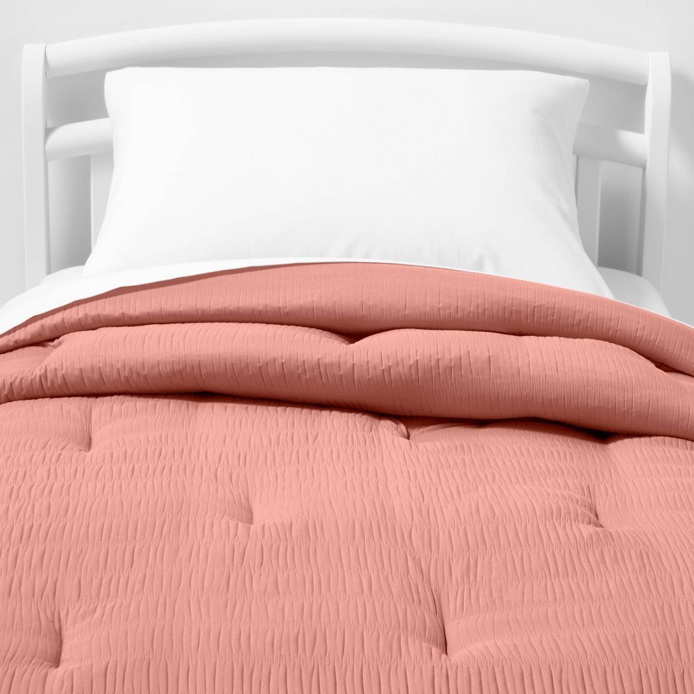 Детское стеганое одеяло Seersucker для малышей розового цвета - Pillowfort 2290₽