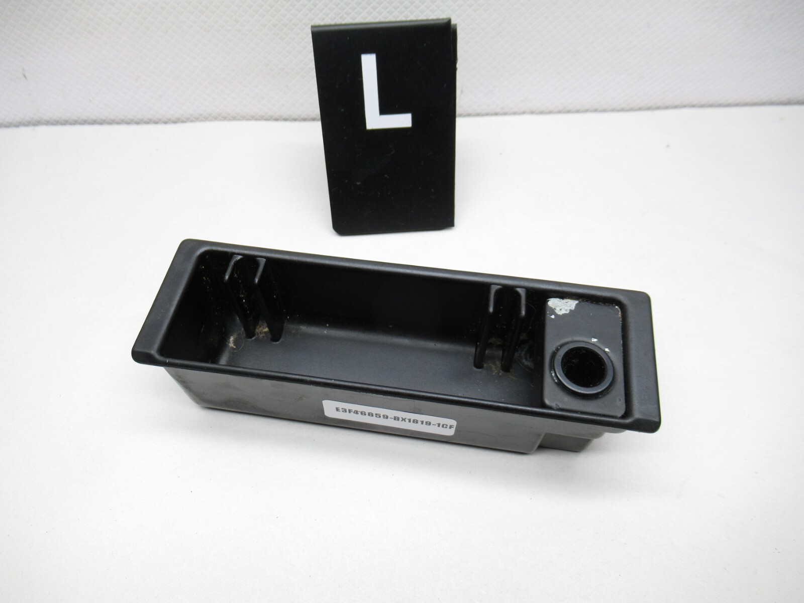 2001-2005 BMW 330ci Front Center Console Ashtray 511682087221 OEM 