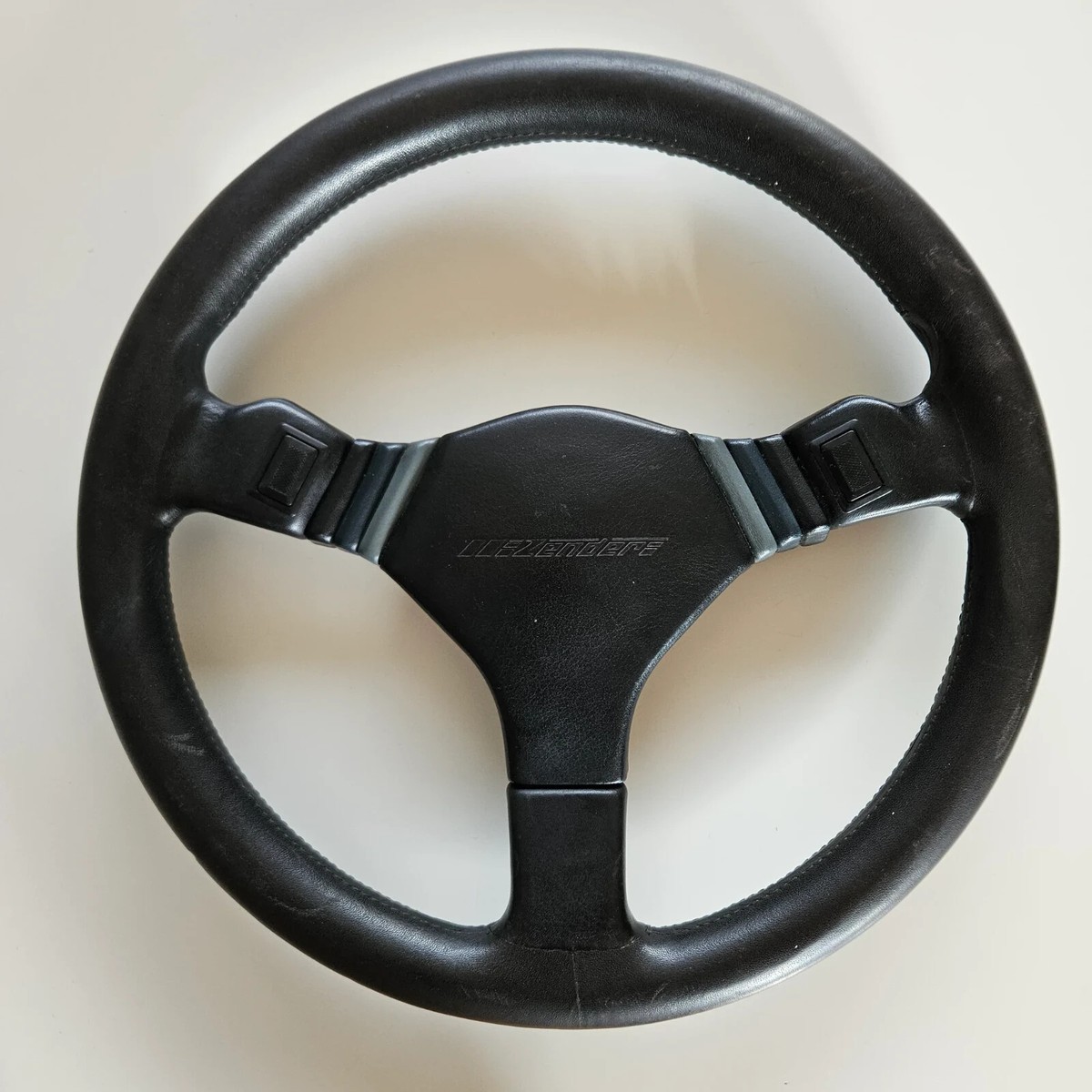 パーツ Momo tuner steering wheel Amazon.com: MOMO Tuner Black 350 steering wheel with red