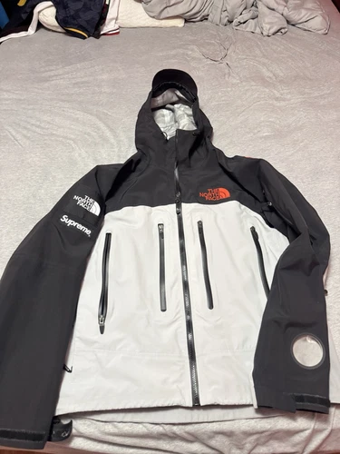 Veste coquillage couture collée Supreme The North Face