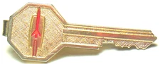 🚀VTG. (GM) Auto Co. employee Oldsmobile Rocket key shaped tie clip/bar