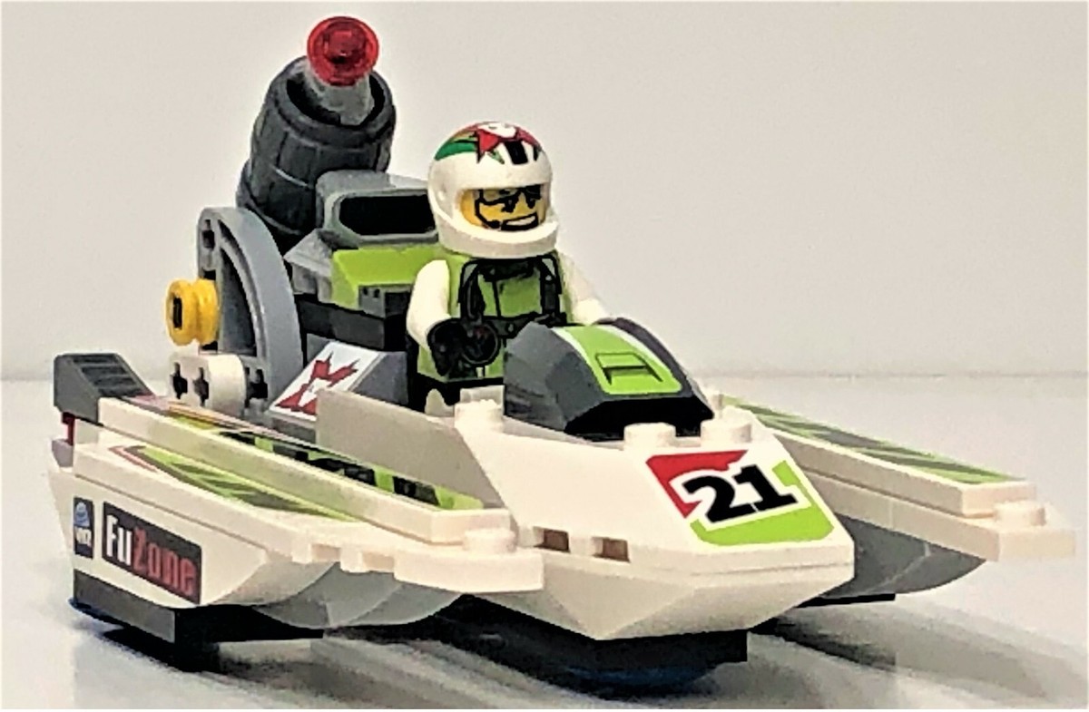 LEGO World Racers Set JAGGED JAWS REEF (Set 8897) Complete w
