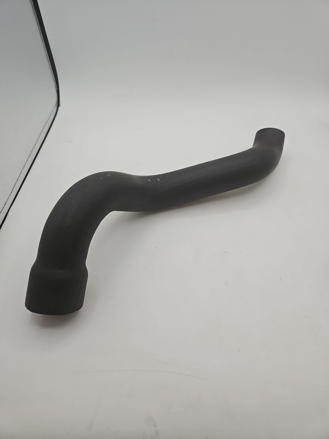 BENTLEY & ROLLS ROYCE HOSE BOTTOM RAD TO ENGINE(Ue-70199)
