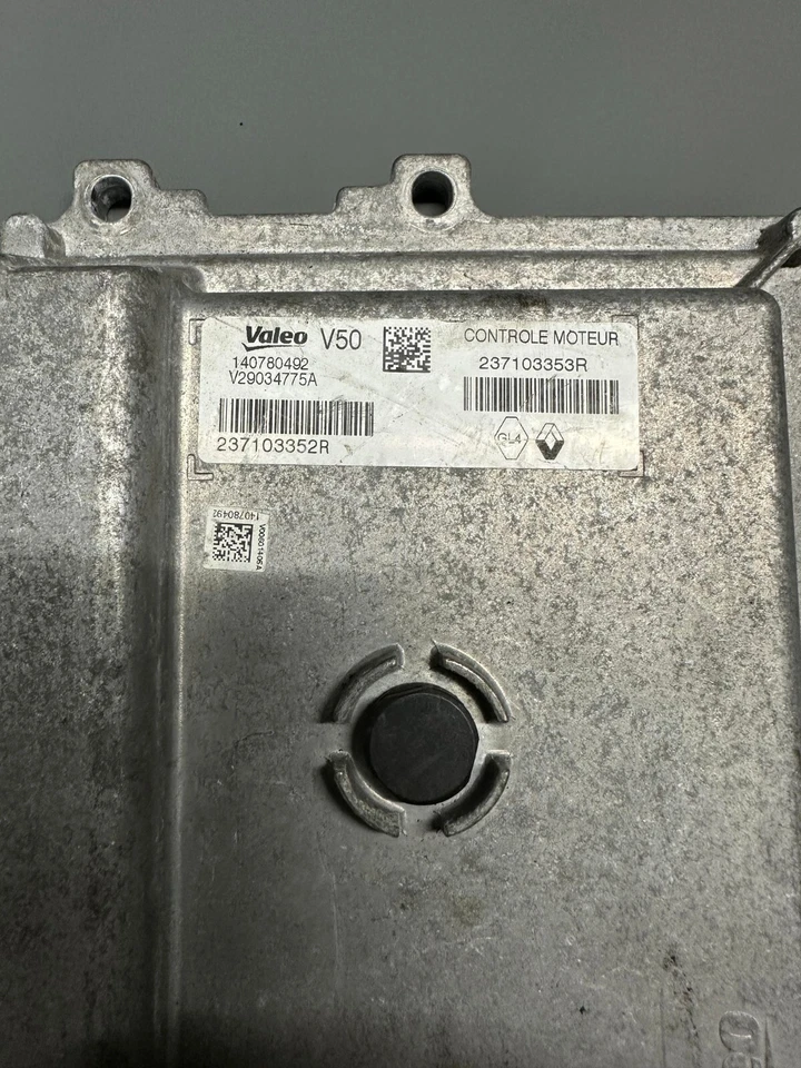 2014 RENAULT CAPTUR I H5 ,J5 ECU 237103353R - Immagine 2 di 4