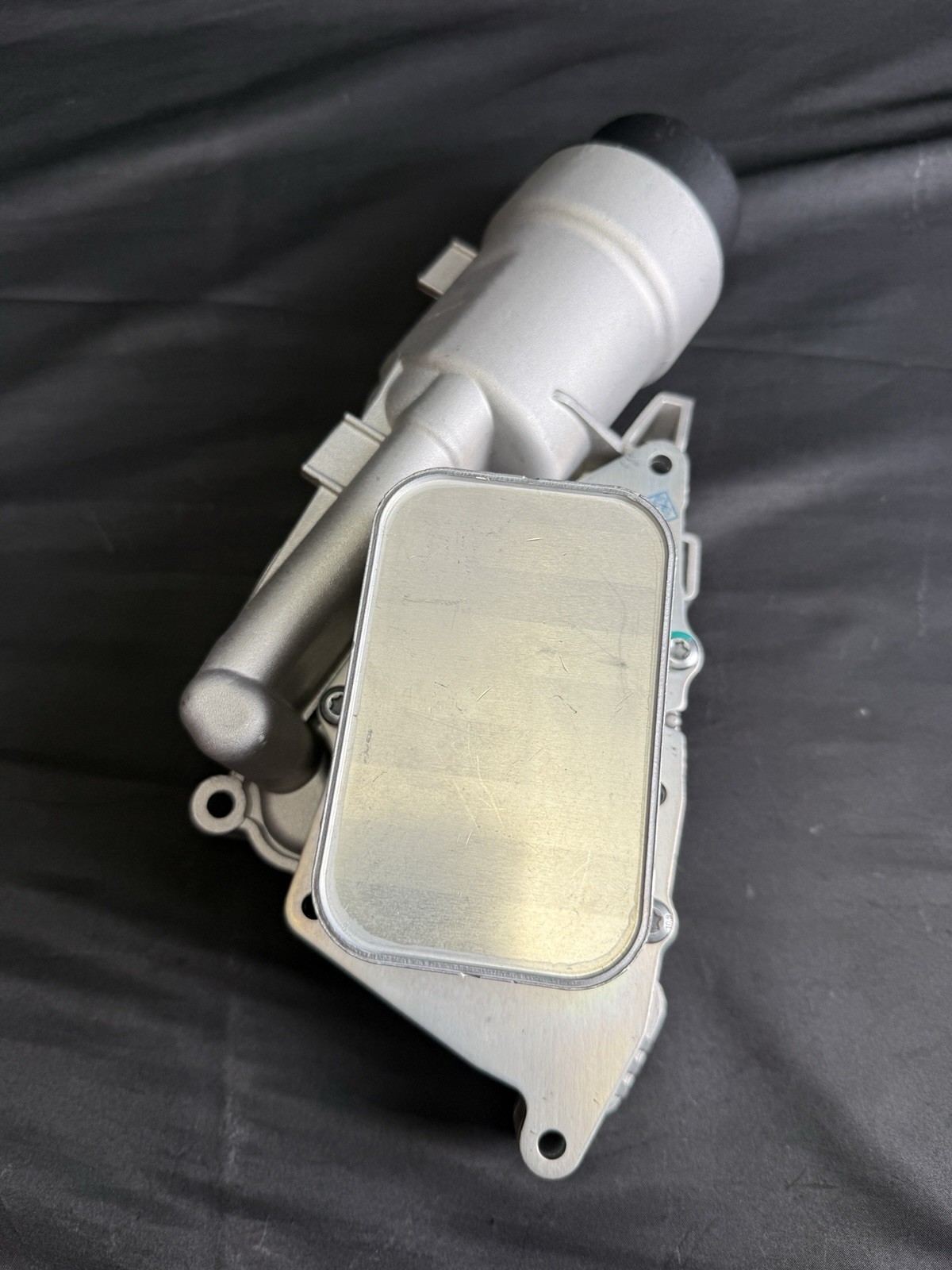 BMW i8 2014-2019 Oil filter housing