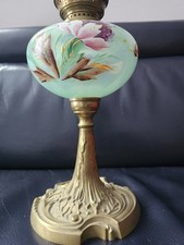 Lampe à Pétrole Ancienne En Opaline Et Cuivre Avec Mèche Fonctionnelle Vintage