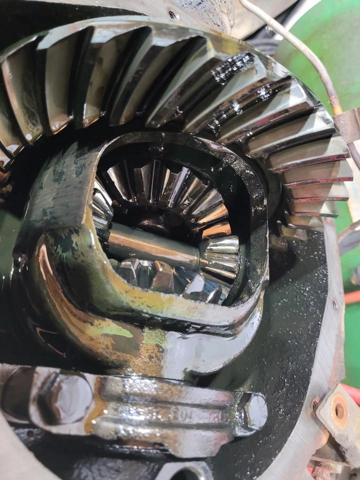 DIFFERENTIAL 73-87 Chevy C10, Rear 12 Bolt Axle Assembly, Open 3.40 Gears, 5 Lug Foto 4 de 4