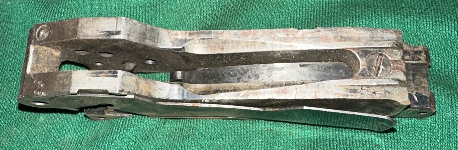 ORIGINAL 16 Ga. WINCHESTER MODEL 1897 SHOTGUN CARRIER ASSEMBLY 97 gun parts