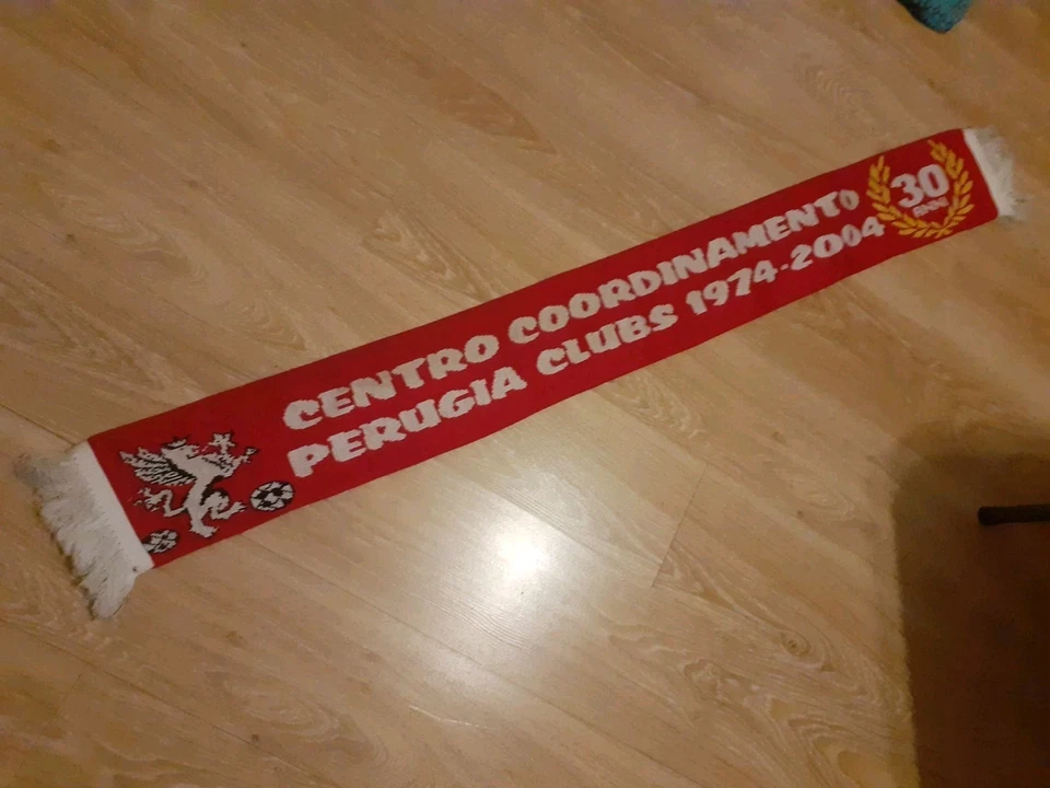 SCIARPA PERUGIA CALCIO 100 ANNI. COORDINAMENTO CLUBS 30. 2004 2005 - Immagine 2 di 4