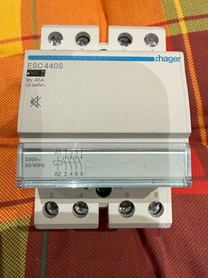 Hager ESC440S 4-polig In­stal­la­ti­ons­re­lais,40A , brummfrei